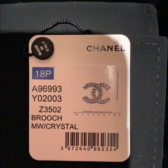 ❤️AUTHENTIC crystal CHANEL pin!!!! - Picture 4 of 6